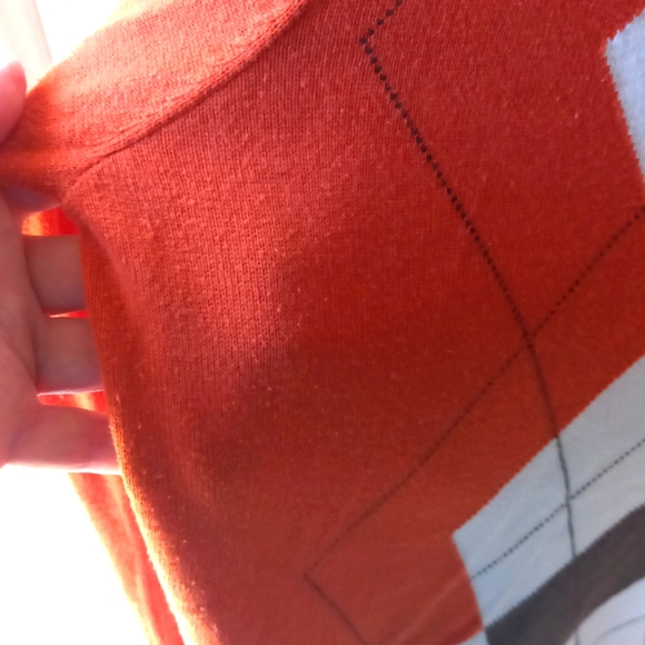 St. John's Bay orange v-neck sweater - Picture 4 of 5